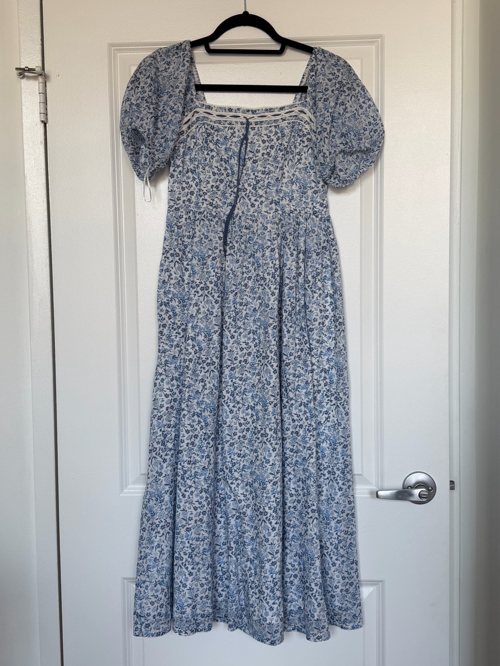 Blue Floral Puff-Sleeve Maxi Dress